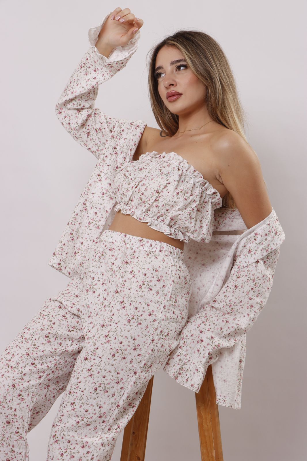 Whispering Roses ruffle set