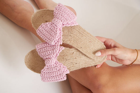 Pink bow sandals