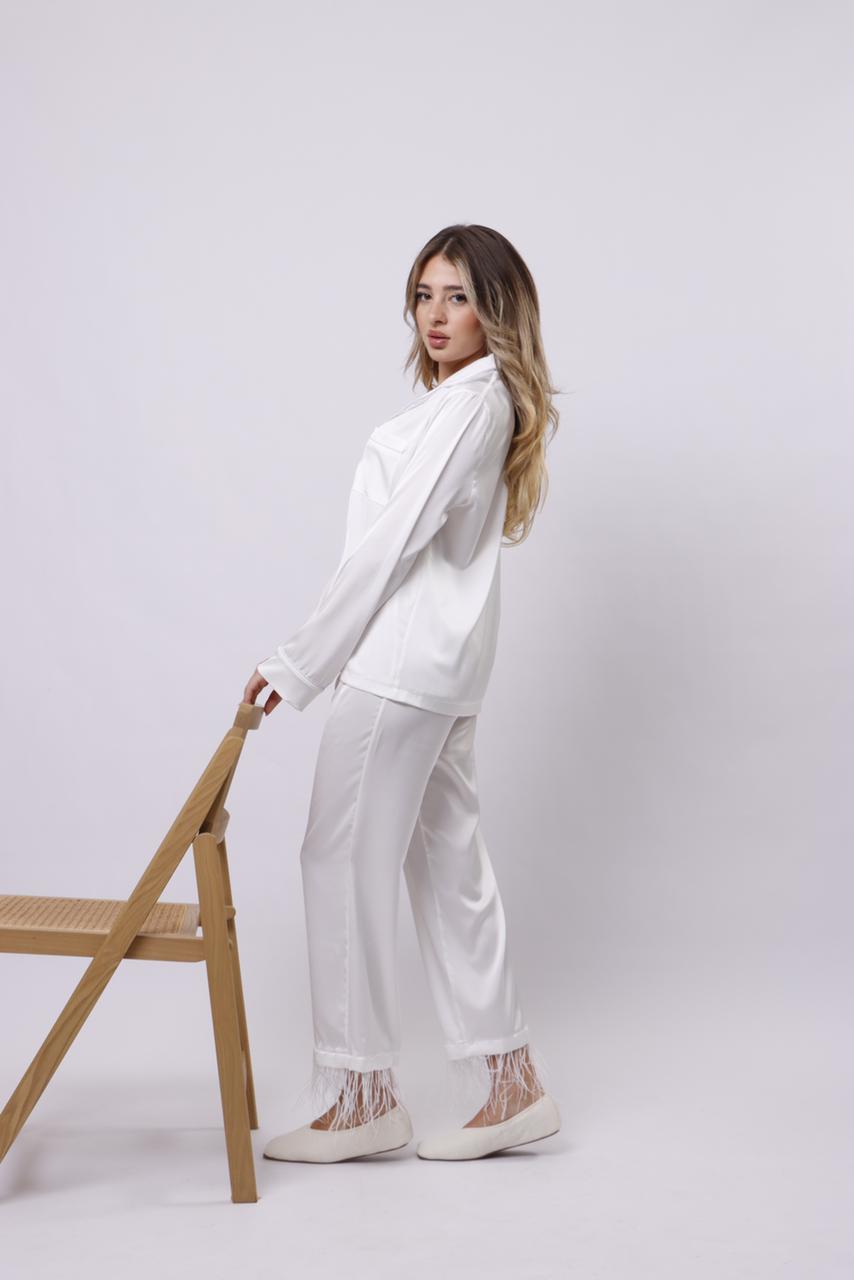 Pure white feathered silk set