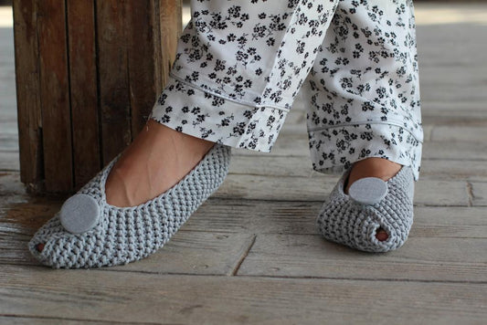 Cloud grey fabric button slippers
